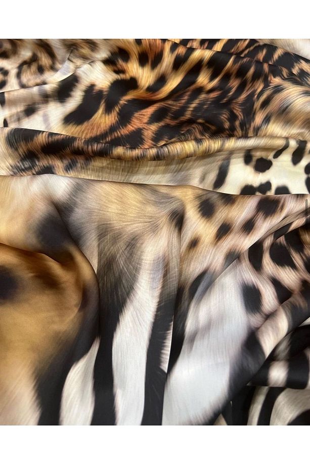 Leopar Desenli İpek Saten Elbiselik Kumaş (Eni 150 cm) - 1