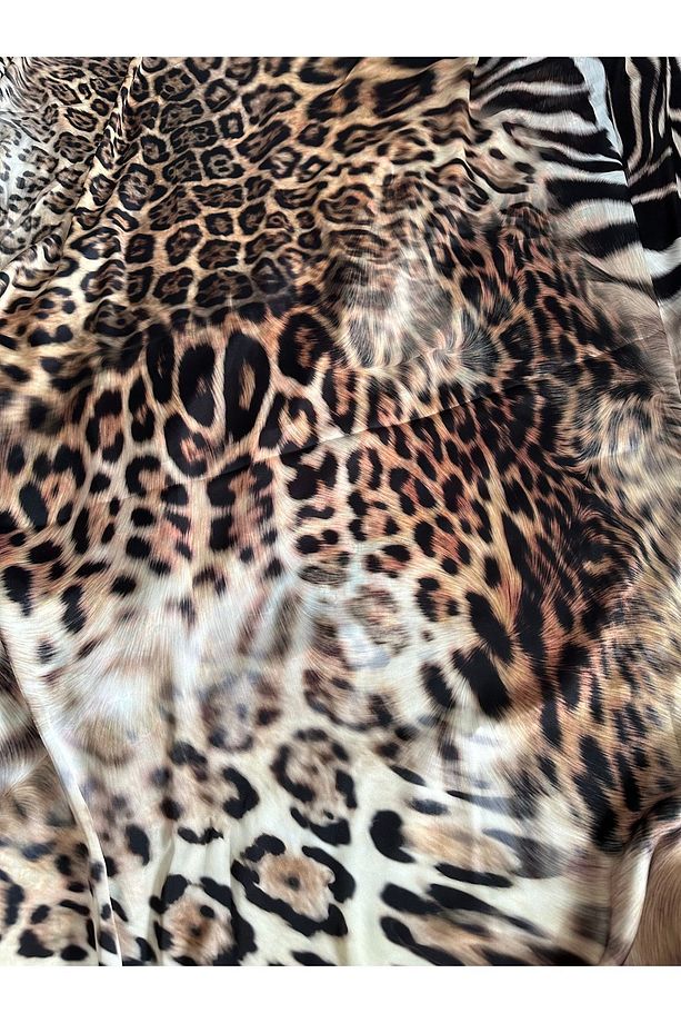 Leopar Desenli İpek Saten Elbiselik Kumaş (Eni 150 cm) - 3