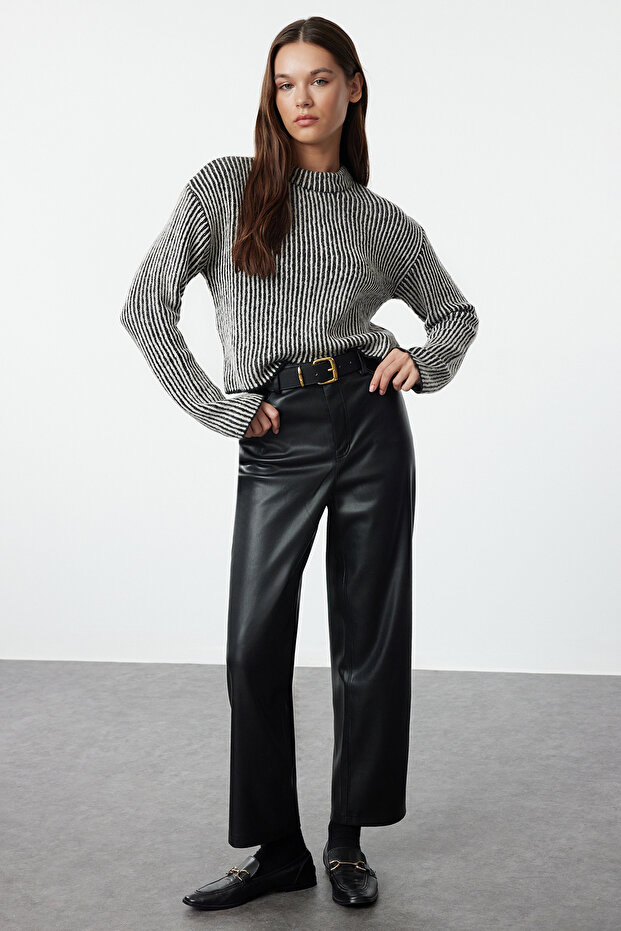 Ecru Crop Soft Texture Sweter z dzianiny z okrągłym dekoltem TWOAW25KZ00000 - 2