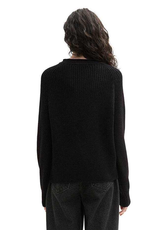 Crew Neck Pullover - 2