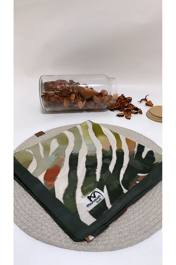 Eşarp - Harika Yazlık Kumaş Yeni Desen Soft Eşarp Kaliteli Ürün Moda Mağaza  Zebra Model - 3