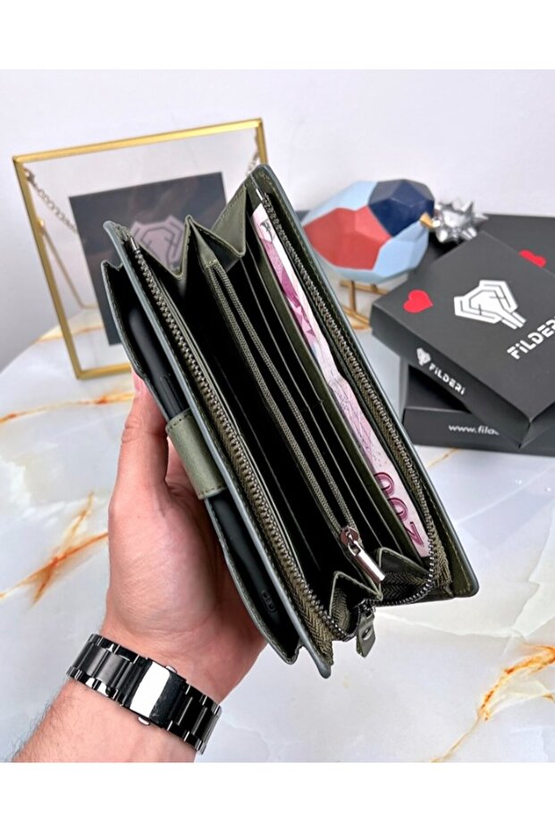 Large Compartment Wallet with Phone Compartment and Handle