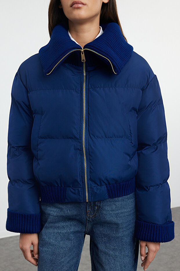 Detailní voděodpudivý kabát z námořnické modré pleteniny Twoaw25Mo00089 - 3
