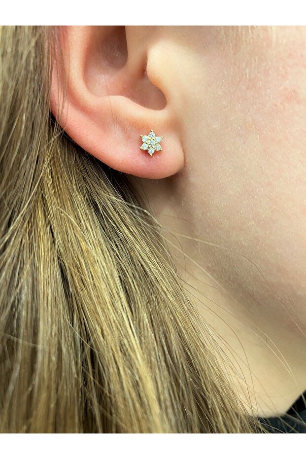 Çiçek Motifli Tragus Piercing Altın Küpe - 1