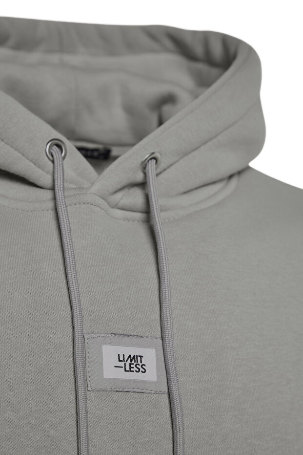 Gri Regular/Normal Kesim Kapüşonlu Etiketli İçi Polar/Sıcak Tutan Sweatshirt TMNAW24SW00076 - 8