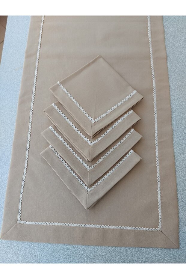 Dantelli Runner 4 Adet Pecete - 1