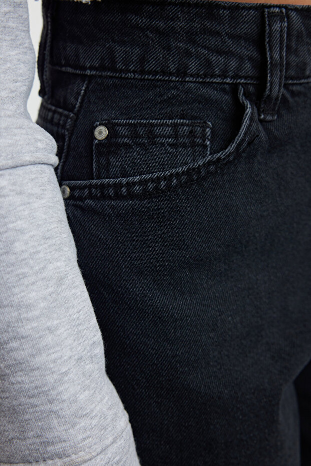 Czarne jeansy Mom z wysokim stanem Twoaw25Je00072 - 5