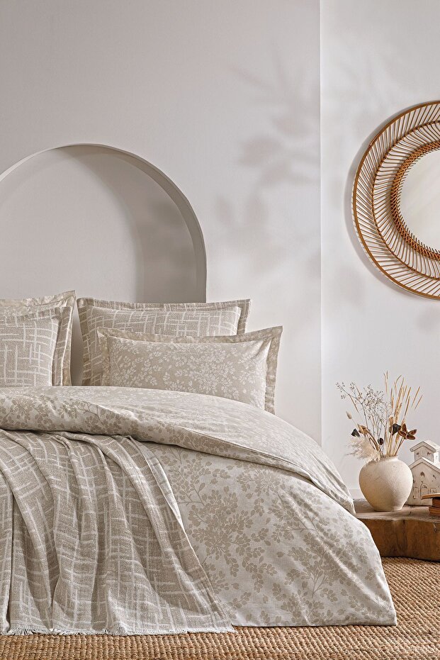 Aravani Double Duvet Cover and Pique Dowry Set - Beige