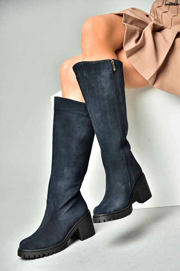 R654047702 Granatowe buty damskie z prawdziwej skóry zamszowej na grubym obcasie - 4