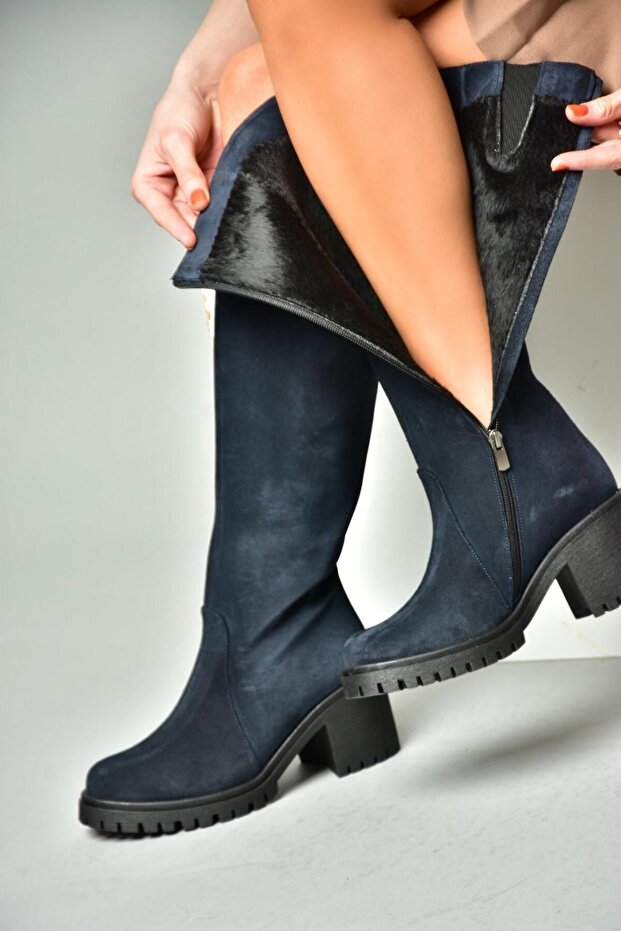 R654047702 Granatowe buty damskie z prawdziwej skóry zamszowej na grubym obcasie - 1