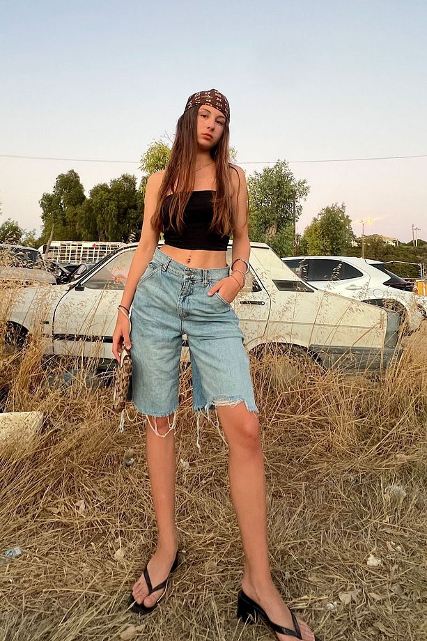 Yüksek Bel Distressed Denim Şort - 1