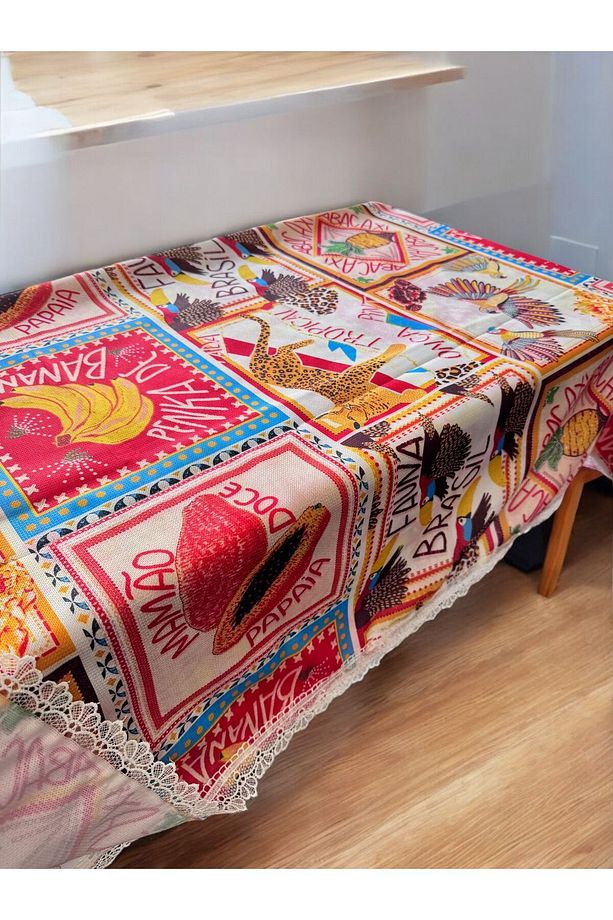 Leke Tutmaz 155X155cm Kenarı Gipürlü Dertsiz Kumaş Sofra Bezi Masa Örtüsü Piknik Örtüsü - 5