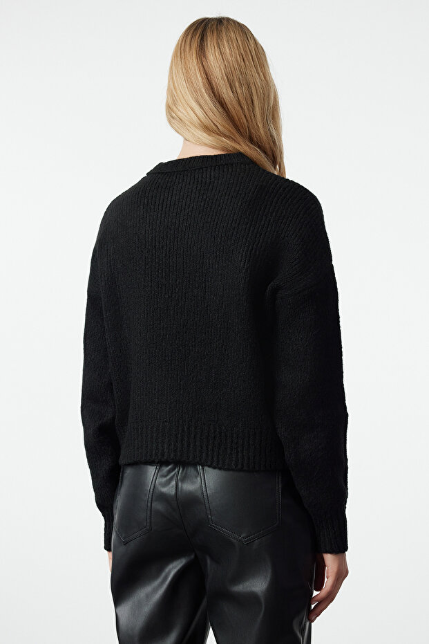 Schwarzer, weicher, strukturierter Basic-Strickpullover mit weitem Schnitt TWOAW23KZ00185 - 5