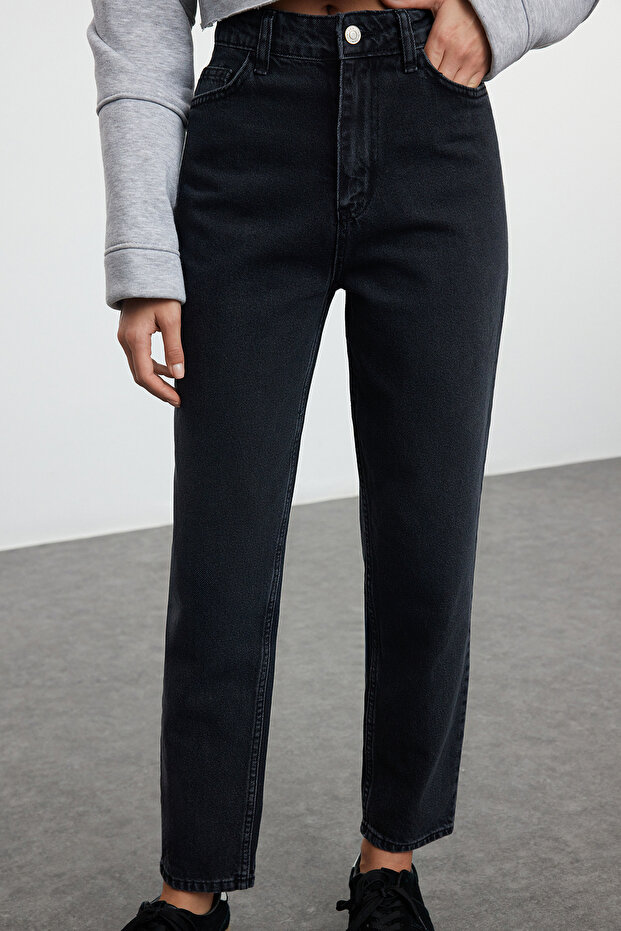 Czarne jeansy Mom z wysokim stanem Twoaw25Je00072 - 4
