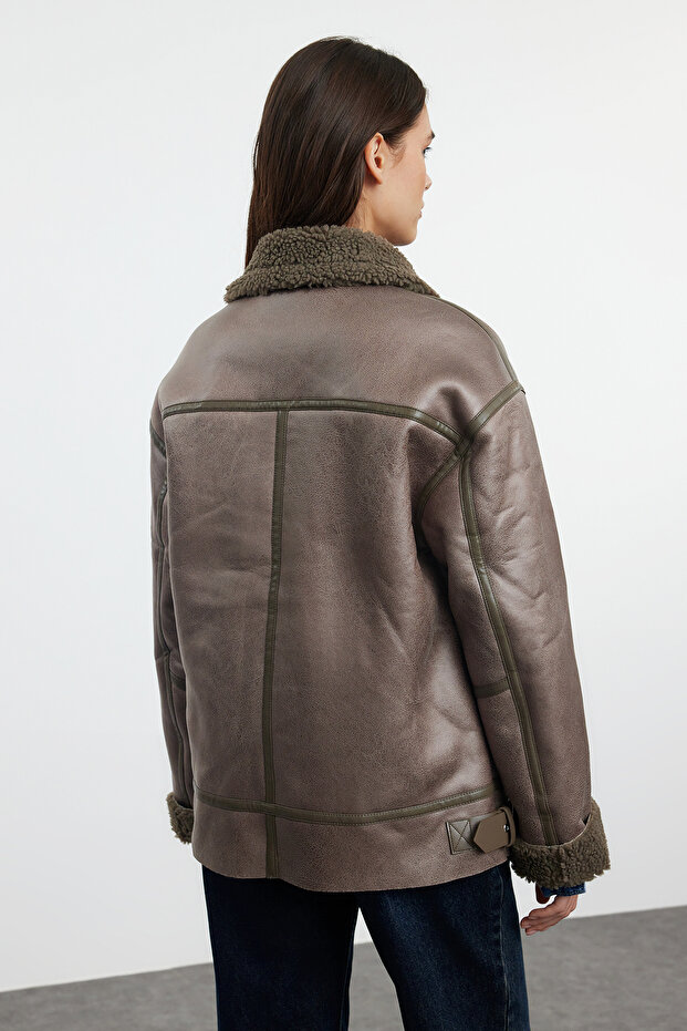 Vizon Regular Kalıp Yakası Kemer Detaylı Peluşlu Süet Biker Ceket Mont TWOAW25MO00011 - 5