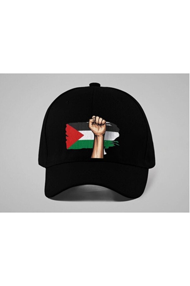 قبعة سوداء مطبوعة بقبضة فلسطين