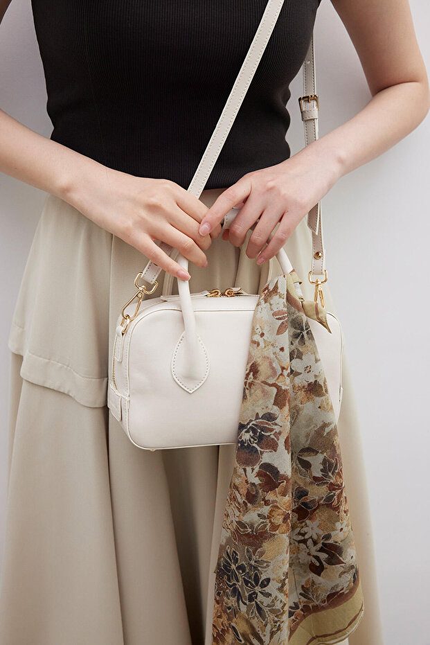 Beigefarbene Ester-Ledertasche - 2