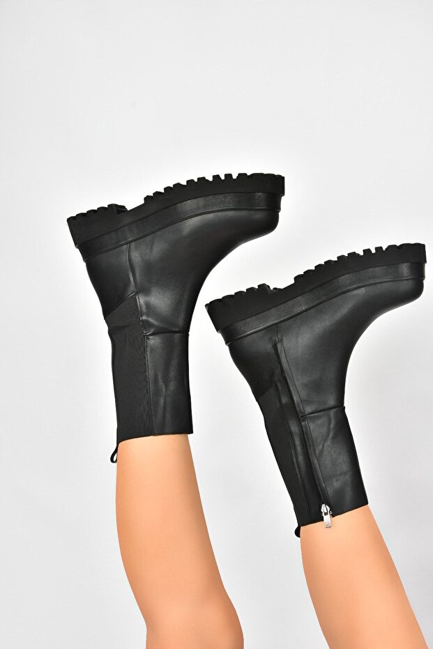 Fekete vastag talpú női csizma J267063109 - 3