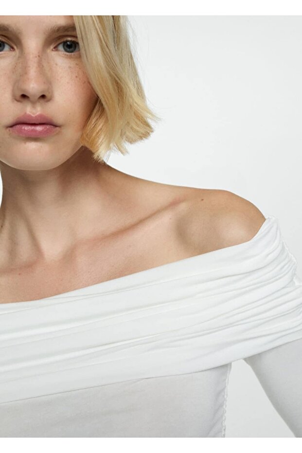 Omuzları açık tişört - 7