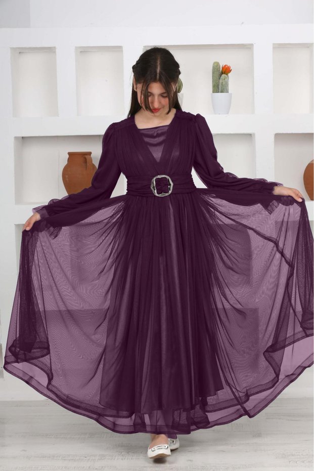 Young Girl Long Off-The-Shoulder Model Hijab Evening Dress