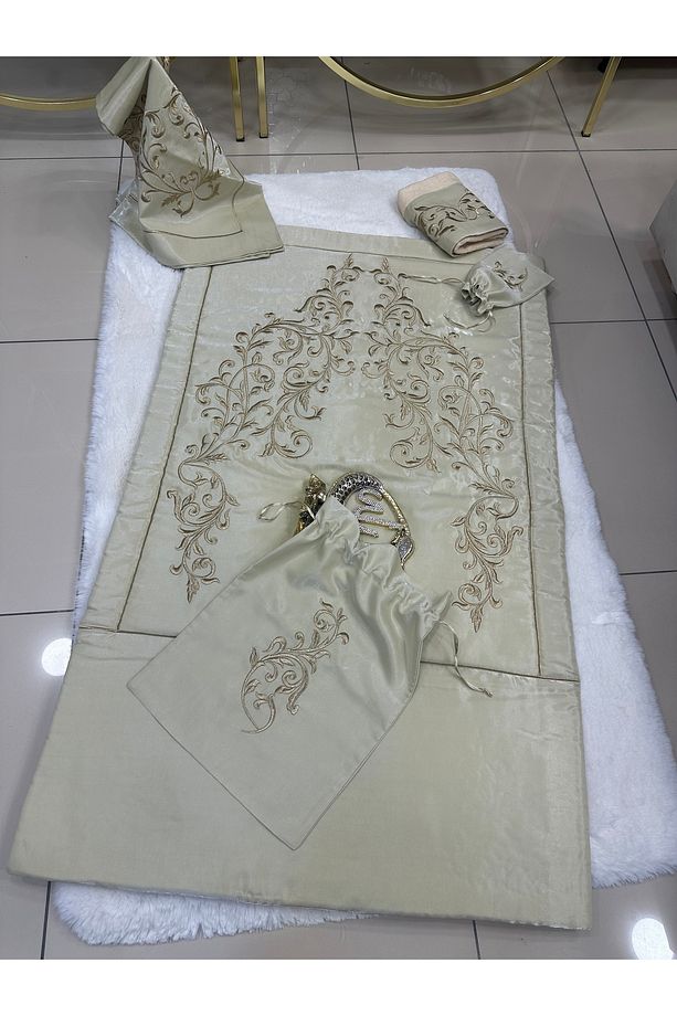 Seccade Maraş İşi Nakış İşlemeli İpek Saten Elyaflı Seccdade Seti 5 Parçadan Olumakadır.. - 1