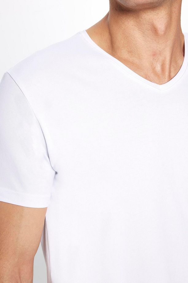 Erkek Slim Fit Dar Kesim Pamuklu Yumuşak Dokulu Likralı Esnek Kumaş Düz Basic Beyaz V Yaka Tişört - 4
