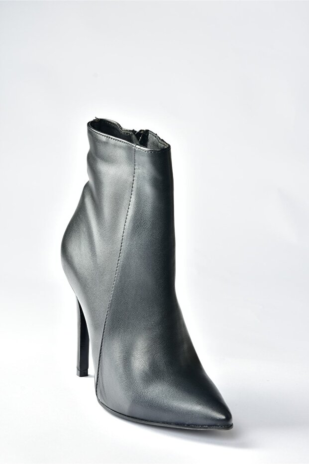 Černé tenké dámské boty se špičatou špičkou na podpatku N372524409 - 5