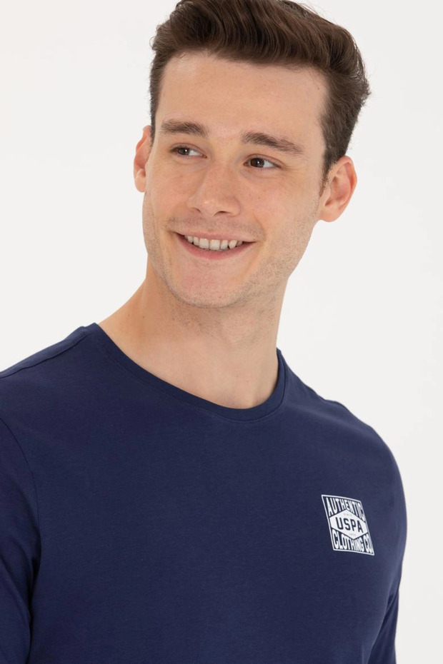 Men's navy blue t-shirt