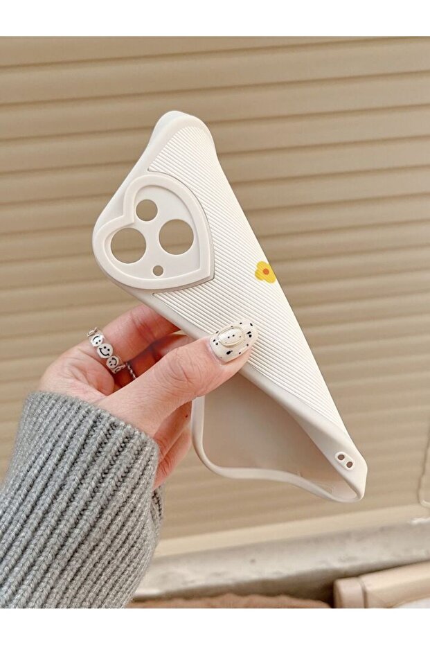 iPhone 14 Plus Daisy Patterned Case - 3