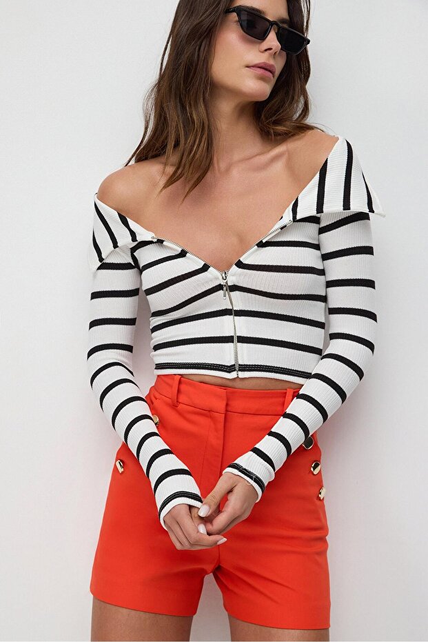 Off-shoulder Zippered Blouse