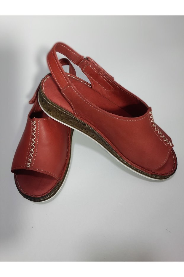 All Genuine Leather, Comfortable and Wearable Model, Wine-Colored Sandals.