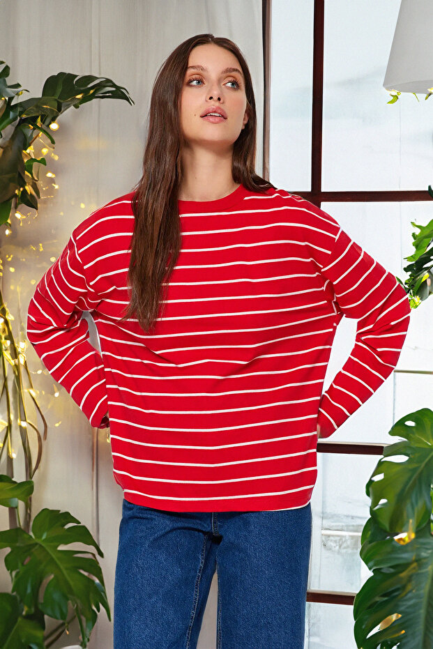Kırmızı Çizgili Oversize/Geniş Kesim Bisiklet Yaka İnce Örme Sweatshirt TWOAW23SW00326 - 3