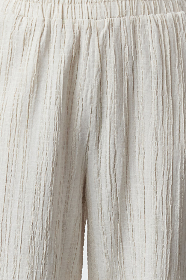 Ekru Beli Lastikli Dokulu Kumaş Bootcut Dokuma Pantolon TWOSS24PL00142 - 4