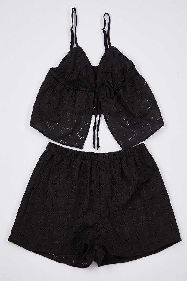 Siyah Çiçekli Astarlı Kendinden Desenli Şortlu Dokuma Pijama Takımı THMSS24PT00075 - 5