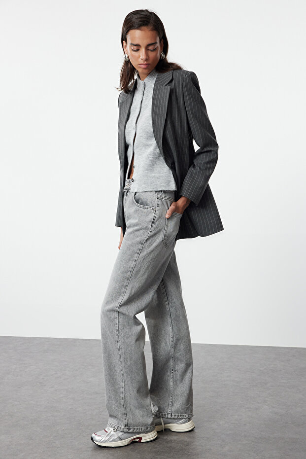 Szare jeansy z wysokim stanem i szerokimi nogawkami TWOAW25JE00178 - 2