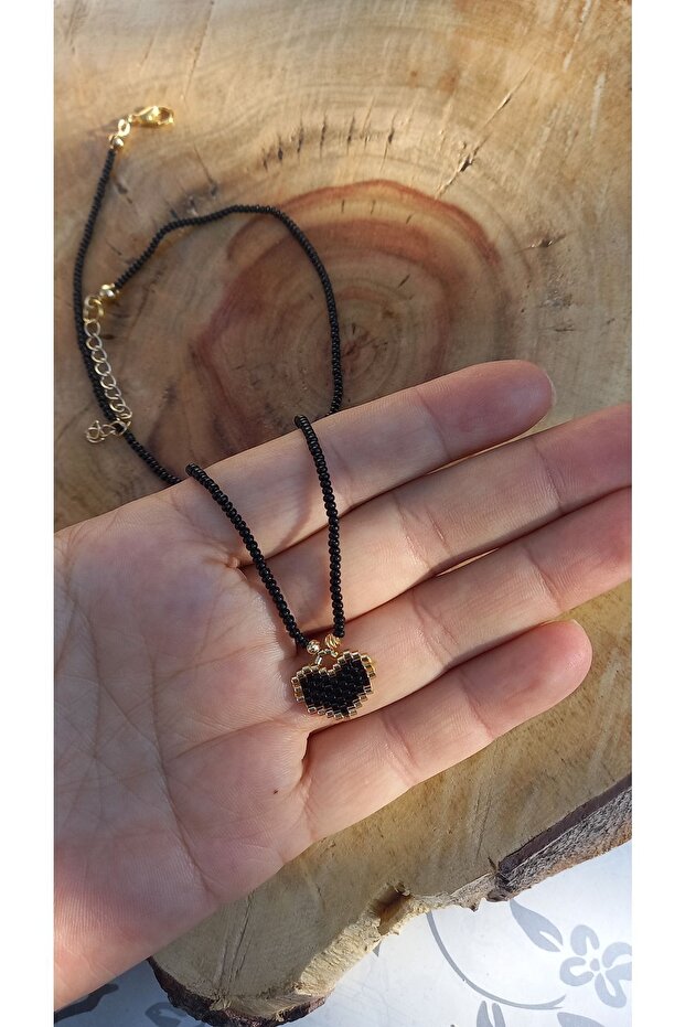 ميوكي الحد الأدنى من قلادة الخرزة على شكل قلب