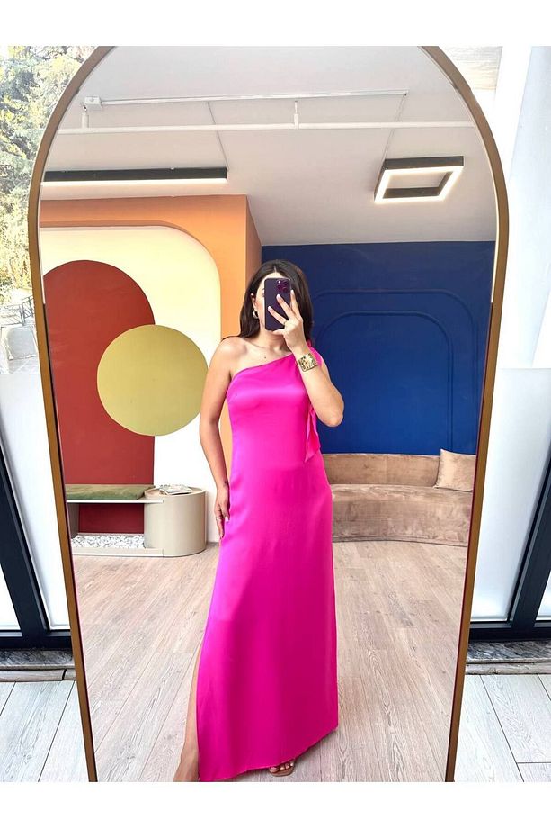 Pembe Tek Kol Detaylı Saten Elbise - 6