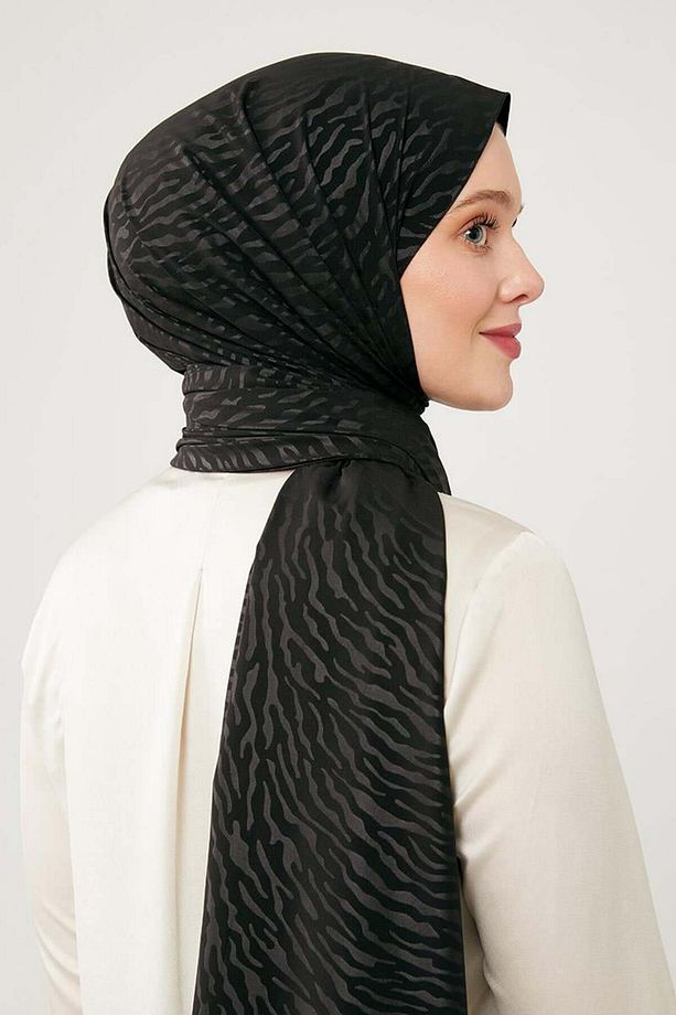 Siyah Desenli Jakarlı Elegance Şal - 1