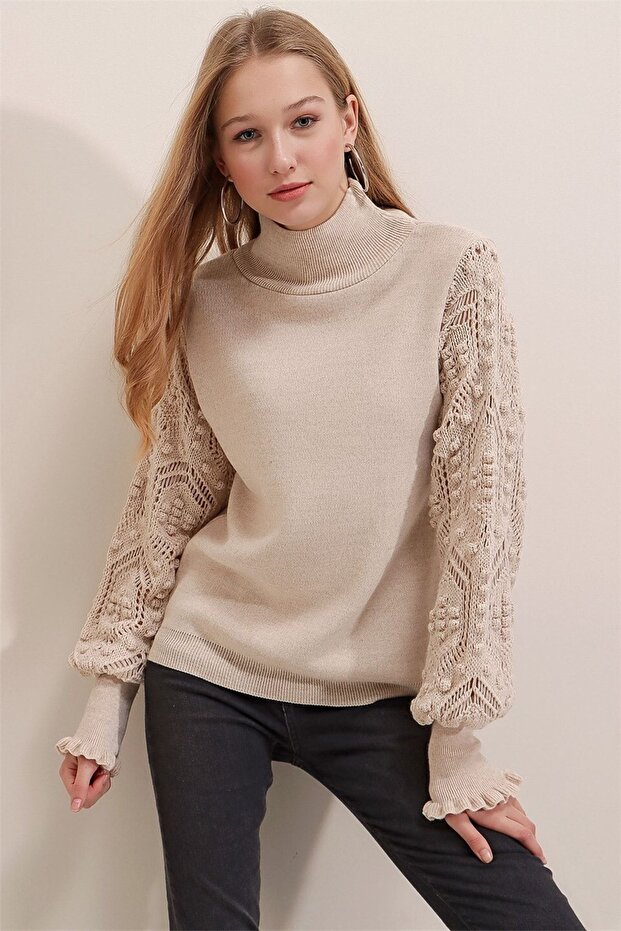 Women's Tassel Half Turtleneck Sweater with Lace Detail