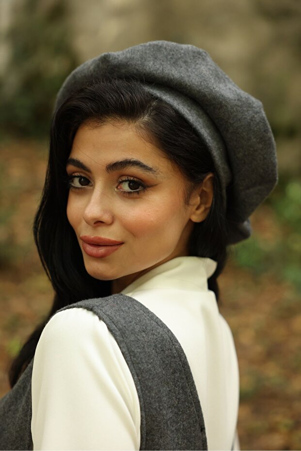 قبعة رسام نسائية بلون أنثراسايت