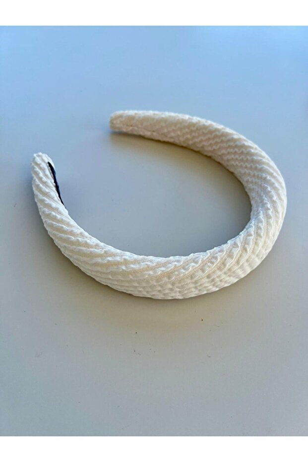 Kırık Beyaz Örme Taç - 3