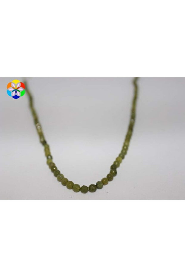 سلسلة ربع قطع من حجر الزبرجد - طول 9 سم