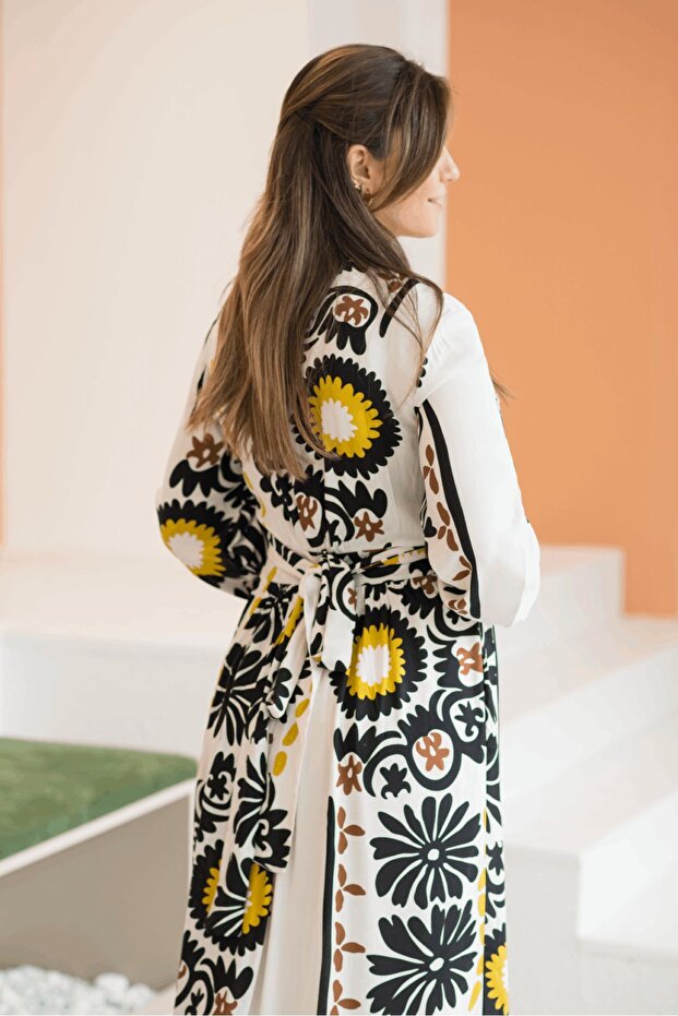 Rochie kimono crem cu modele etnice - 4