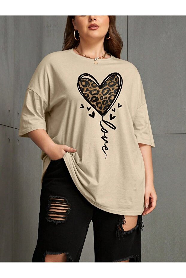 تي شيرت كبير الحجم بطبعة قلب وطبعة جلد الفهد - 2