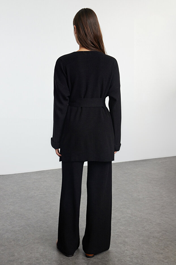 Czarny komplet dzianinowy góra-dół z paskiem o długości midi TWOAW25AU00027 - 5