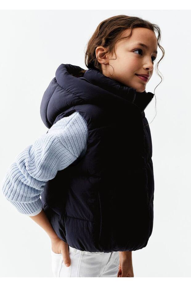 Kapüşonlu kapitone yelek - 5