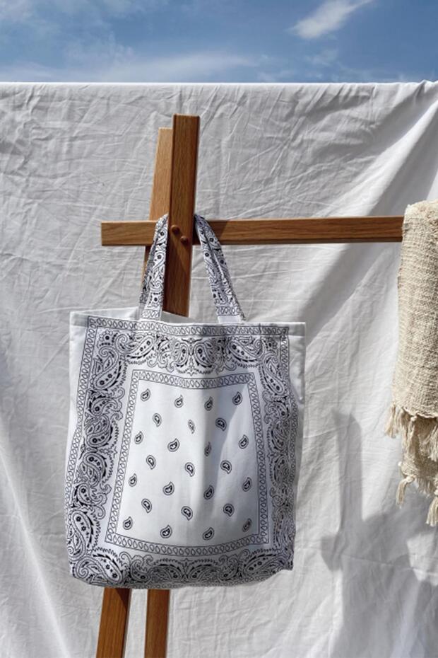 حقيبة شاطئ منقوشة باندانا - 1