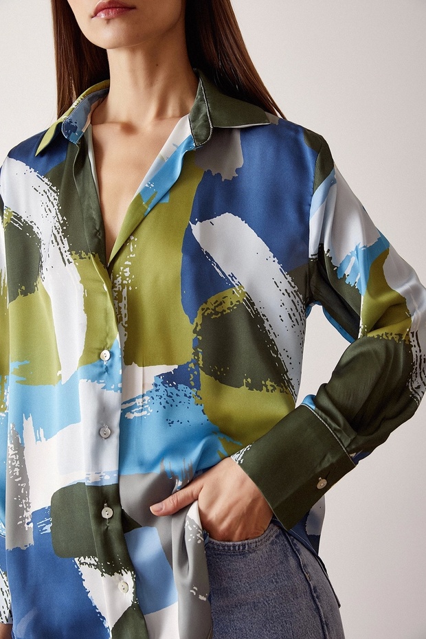 V Yaka Desenli Gömlek - 2