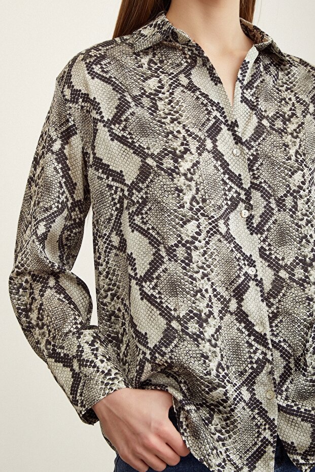 قميص من الساتان بنمط الثعبان - 3