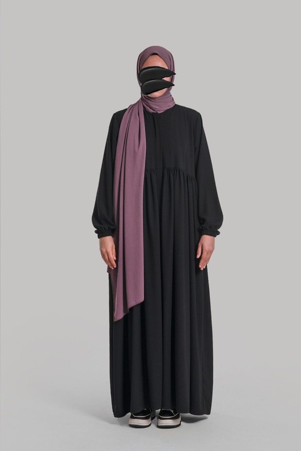 Ahsen Zippered Robe - Black